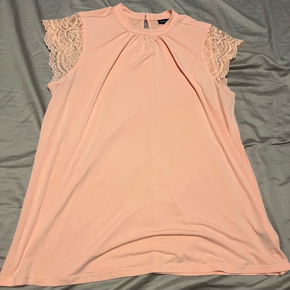Torrid Peach size 2 Sleeveless Embellished Blouse